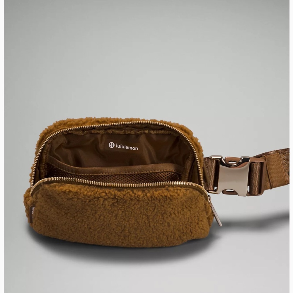 FIRM! lululemon Fleece Everywhere Belt Bag 1L (Brown) - Picture 8 of 11